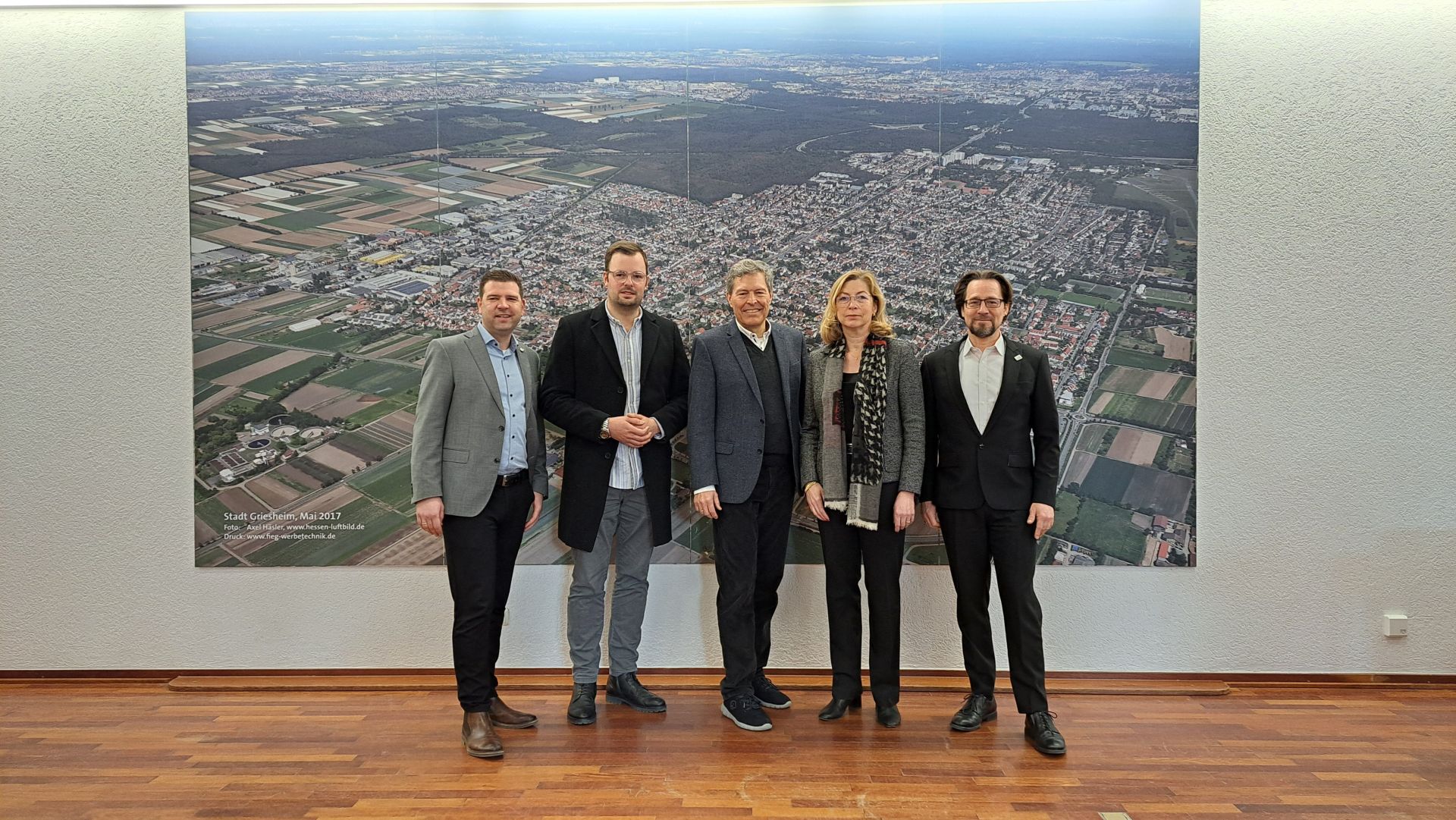 Vier Bürgermeister*in beim Gründungstreffen des GemOBB