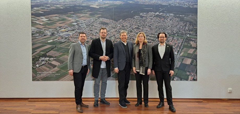 Vier Bürgermeister*in beim Gründungstreffen des GemOBB