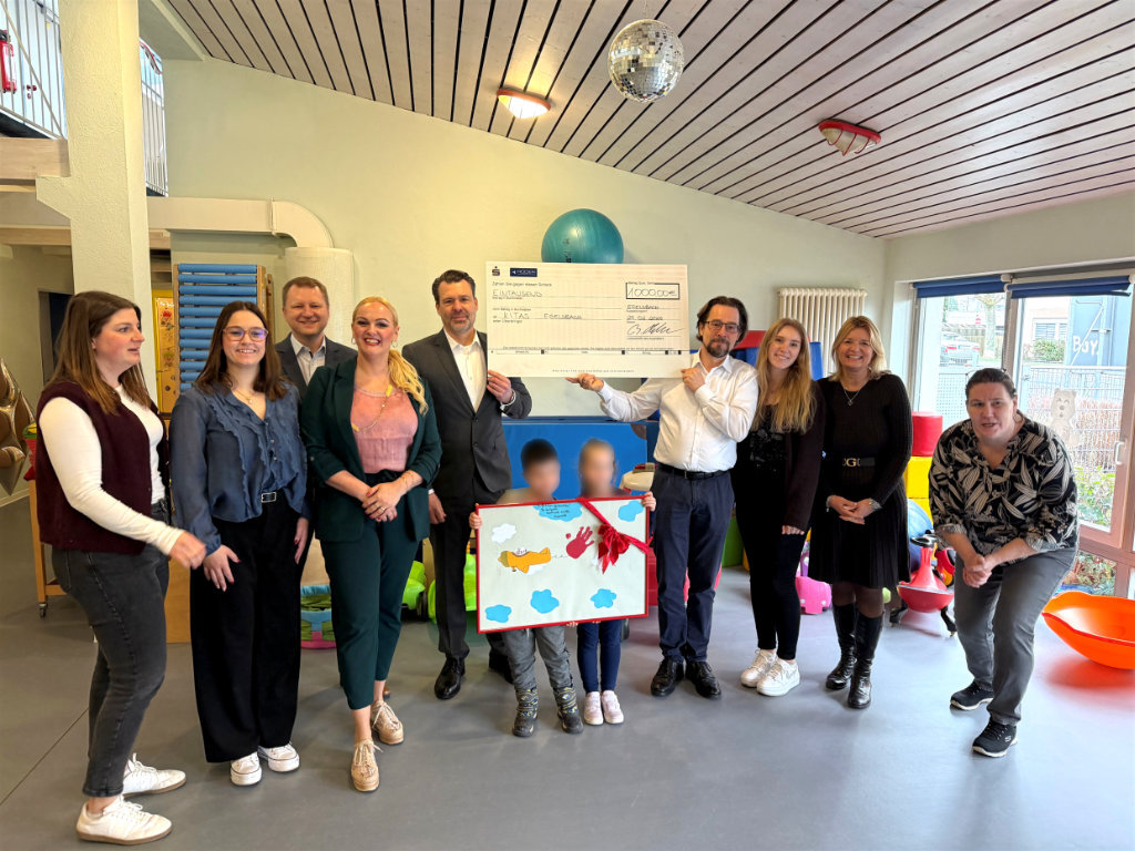Übergabe der Spende von Röder Präzision an der Kita Bayerseich